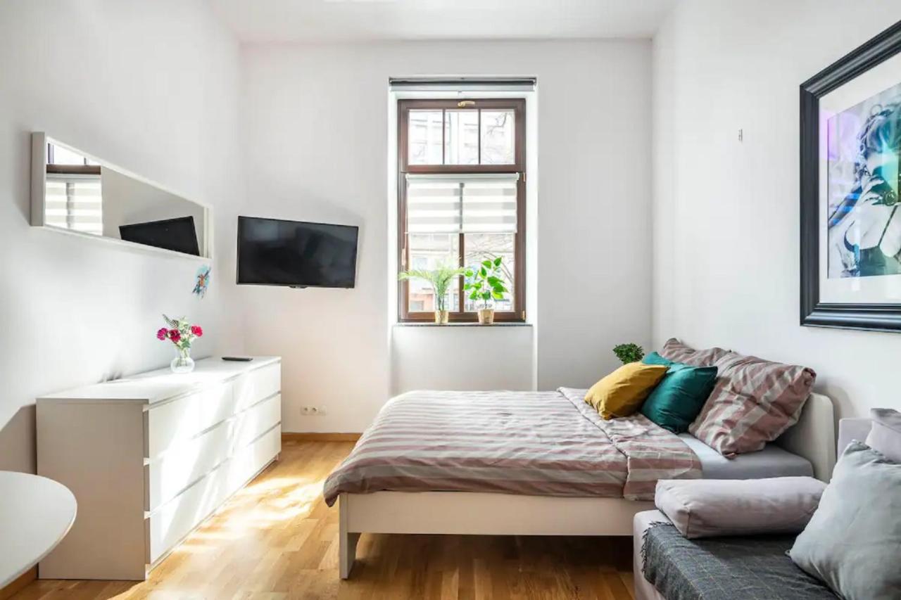 Discover - 5 Borowickiej St - Next To Opera And Unity Centre Krakau