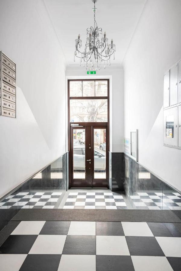 Discover - 5 Borowickiej St - Next To Opera And Unity Centre Apartment